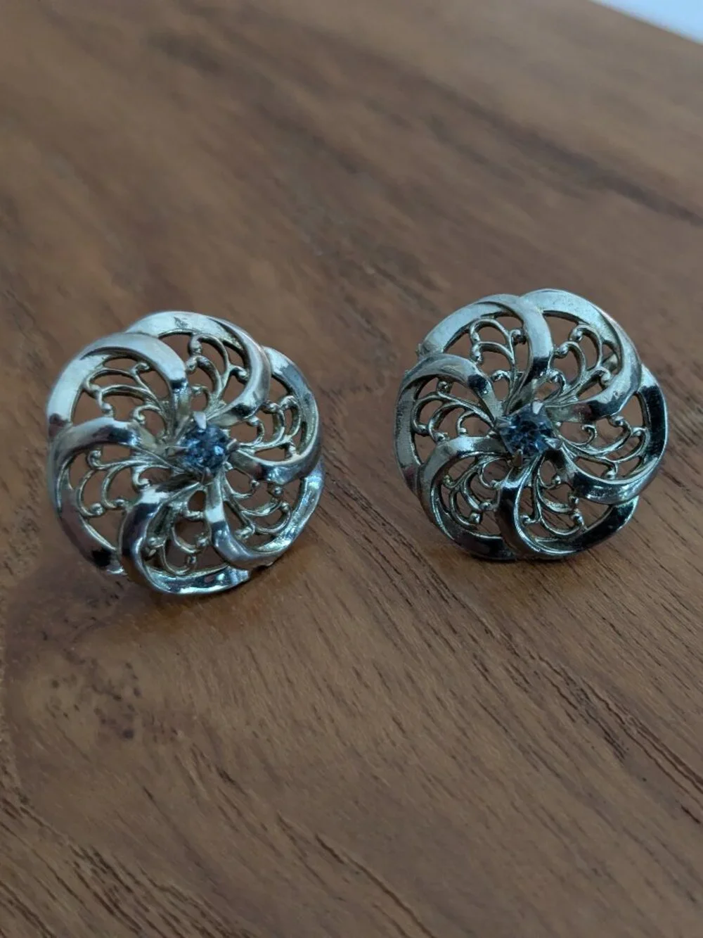 Vintage Silver Tone Filigree Whirlpool Screw Back Earrings Clear Rhinestone Set